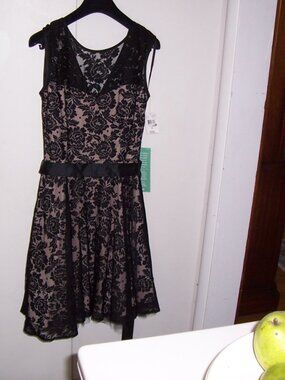 DJ-JAZ Dress Size 6 Black Lace with Fully Lined Underlayment in Flesh Tone, New